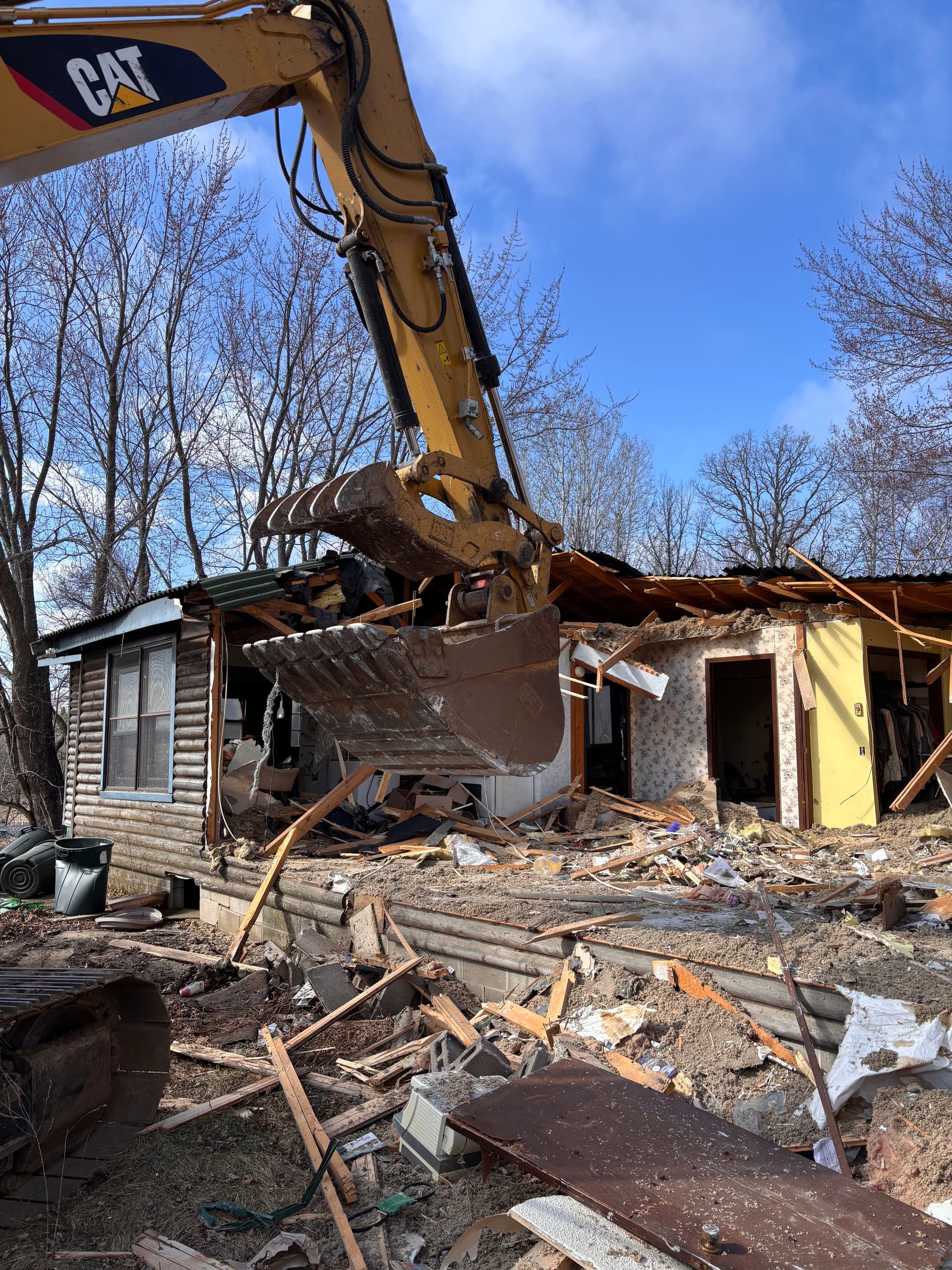 Gallery photos for Full House and Trailer Demolition Completed in Staples MN: Image #1