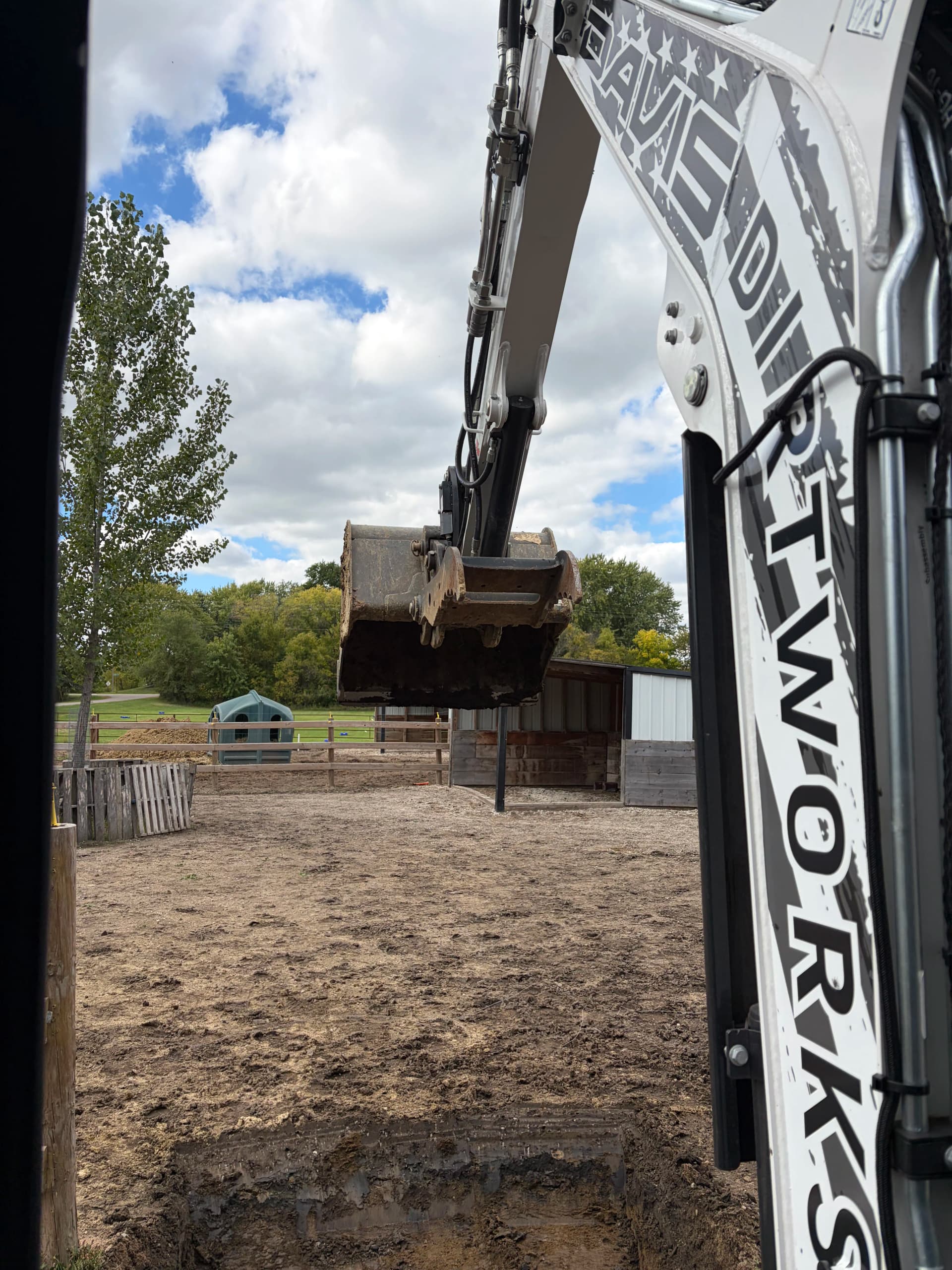 Gallery photos for 11 Drinking Post Waterers Installed at Dayton Boarding Facility: Image #4